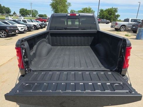 Used 2025 RAM 1500 Laramie w/ Sport Appearance Package AWD/4WD image 10