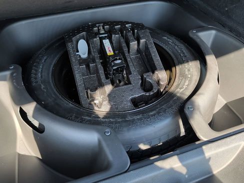 Used 2015 Jeep Grand Cherokee Altitude AWD/4WD image 39