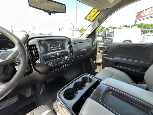 Used 2018 Chevrolet Silverado 2500 W/T RWD image 6