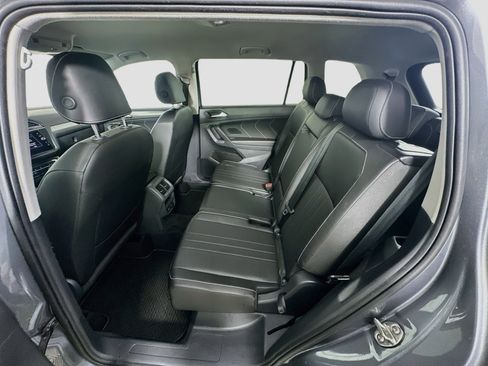 Used 2023 Volkswagen Tiguan SE FWD image 28