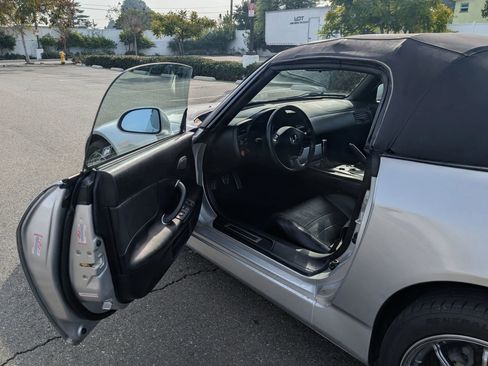 Used 2005 Honda S2000 Convertible 2D image 31