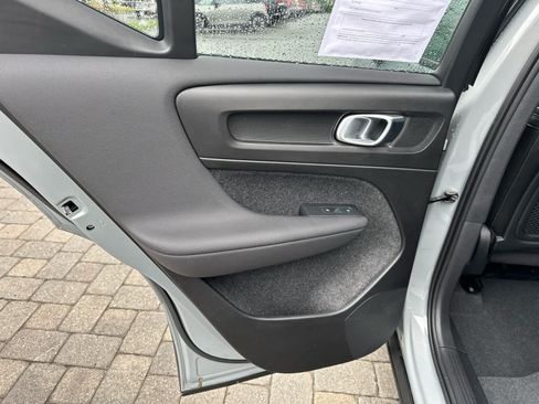 Used 2024 Volvo XC40 B5 Plus w/ Protection Package Premier AWD/4WD image 23