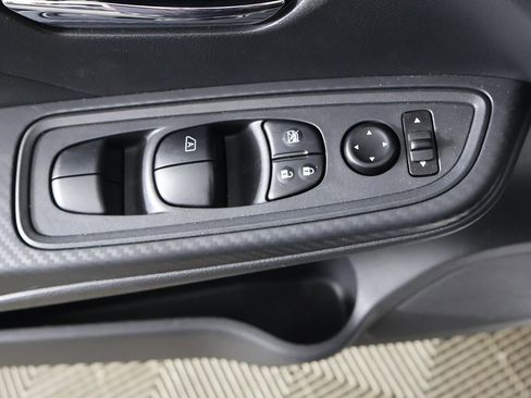 Used 2024 Nissan Versa SV w/ Trunk Package image 31