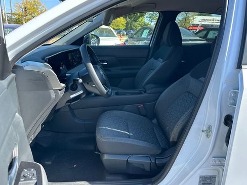 New 2026 Nissan Kicks SV image 9