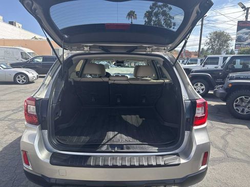 Used 2016 Subaru Outback 2.5i Limited AWD/4WD image 9