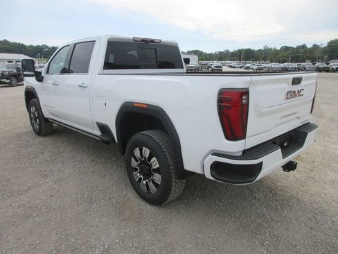 New 2026 GMC Sierra 2500 Denali w/ Denali Reserve Package AWD/4WD image 9
