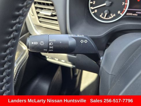 Used 2025 Nissan Rogue SV image 25