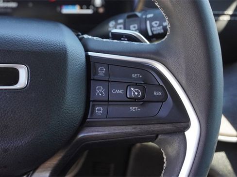 Used 2024 Jeep Grand Cherokee L Limited w/ Black Appearance Package image 30