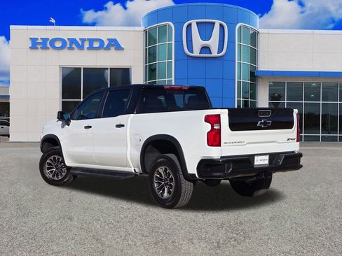 Used 2025 Chevrolet Silverado 1500 ZR2 w/ Technology Package AWD/4WD image 5
