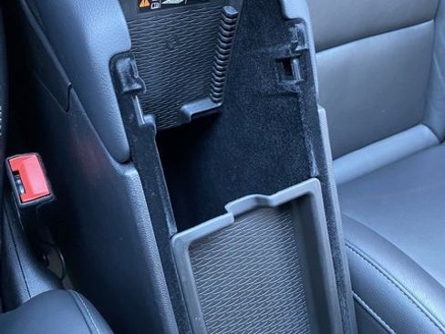 Used 2022 Cadillac XT4 Premium Luxury w/ Enhanced Visibility Package image 19