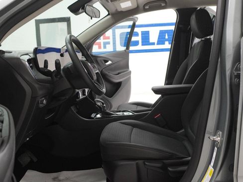 Used 2025 Buick Encore GX Preferred FWD image 5