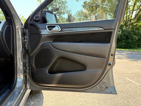 Used 2019 Jeep Grand Cherokee SRT w/ Trailer Tow Group IV image 21