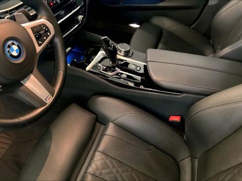 Used 2023 BMW 530e w/ M Sport Package RWD image 8