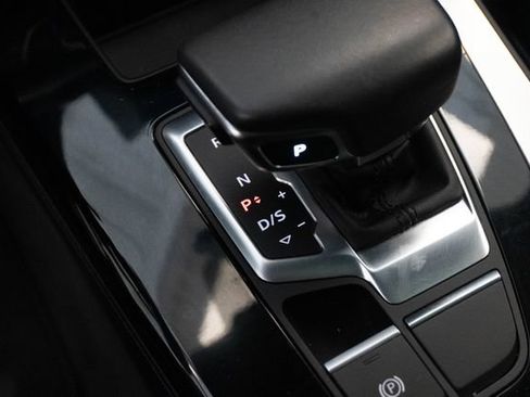 Used 2025 Audi Q5 2.0T Premium AWD/4WD image 16