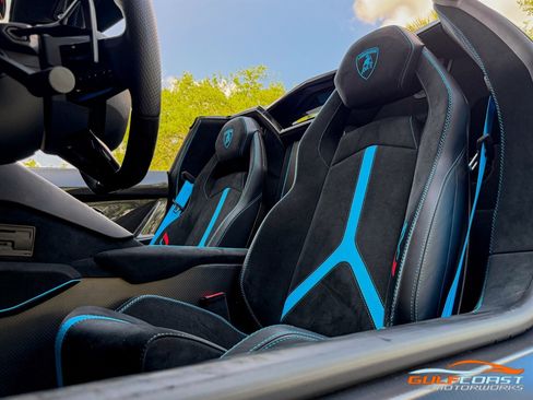 Used 2021 Lamborghini Aventador SVJ AWD/4WD image 25