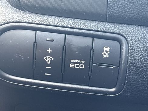 Used 2016 Kia Forte SX FWD image 18