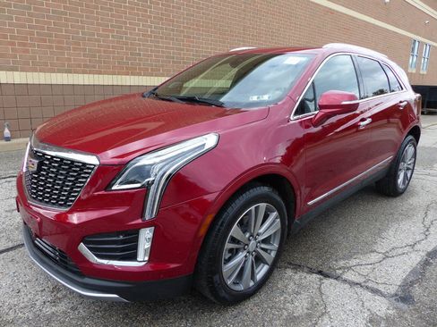 Used 2025 Cadillac XT5 Premium Luxury w/ Technology Package AWD/4WD image 6