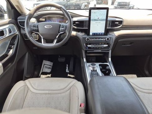 Used 2020 Ford Explorer Platinum w/ Premium Technology Package AWD/4WD image 17