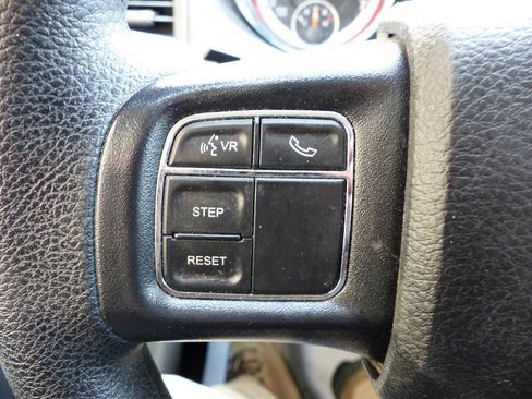 Used 2019 Dodge Grand Caravan SE w/ UConnect Hands-Free Group FWD image 39