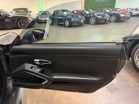 Used 2013 Porsche 911 Carrera 4S image 24