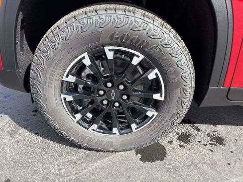 New 2026 Chevrolet Traverse Z71 w/ Enhanced Driving Package image 9