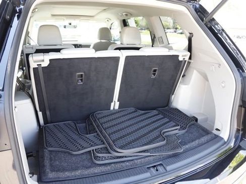 Used 2023 Volkswagen Atlas SE w/ Panoramic Sunroof Package AWD/4WD image 5