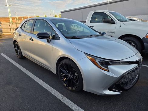 Used 2022 Toyota Corolla SE w/ Carpet Mat Package (TMS) FWD image 2