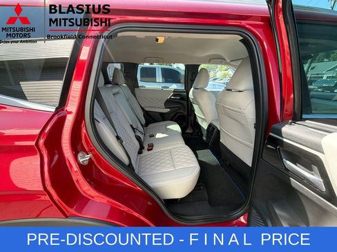Used 2023 Mitsubishi Outlander SEL AWD/4WD image 40