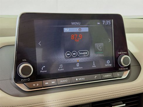 Used 2023 Nissan Rogue SV AWD/4WD image 14