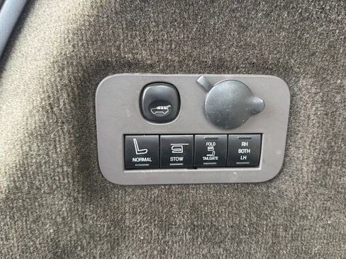 Used 2019 Lincoln MKT AWD image 73