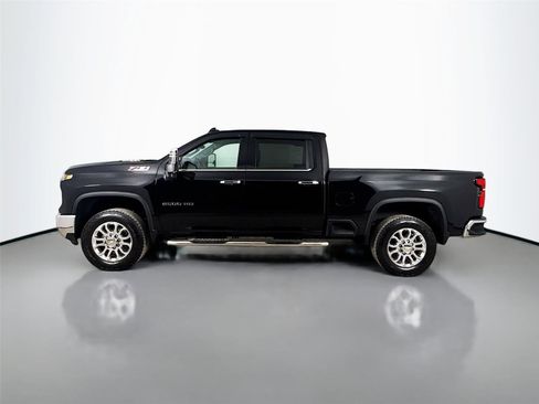 Used 2025 Chevrolet Silverado 2500 LTZ w/ LTZ Premium Package AWD/4WD image 6
