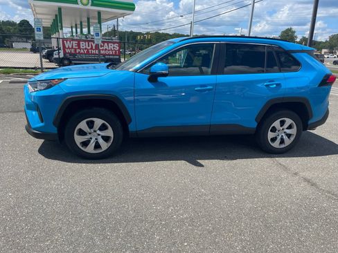 Used 2021 Toyota RAV4 LE AWD/4WD image 19