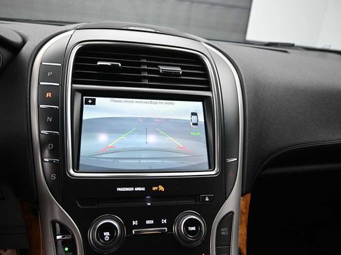 Used 2016 Lincoln MKX Reserve w/ Driver Assistance Package AWD/4WD image 14