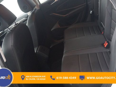 Used 2021 Volkswagen Jetta SE image 14