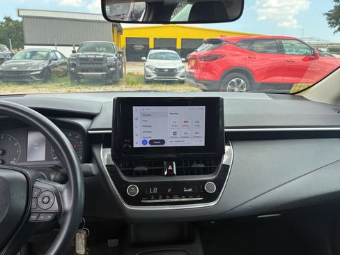 Used 2025 Toyota Corolla LE FWD image 16