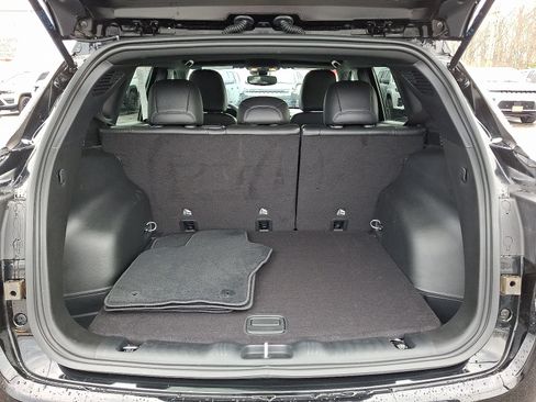 Used 2024 Jeep Compass Latitude image 29