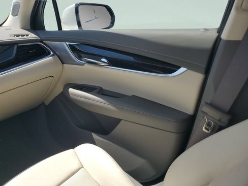 Used 2024 Cadillac XT6 Premium Luxury AWD/4WD image 13