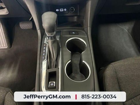 Used 2024 Chevrolet Equinox LT FWD image 17