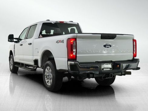Used 2024 Ford F250 XLT AWD/4WD image 3