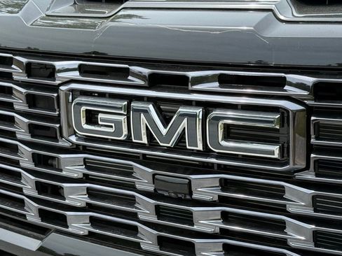 New 2026 GMC Sierra 3500 Denali Ultimate AWD/4WD image 7