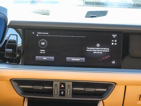 Used 2025 Porsche Cayenne image 14