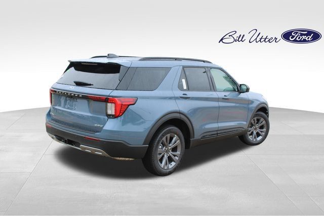 New 2026 Ford Explorer Active w/ Active Comfort Package AWD/4WD image 3