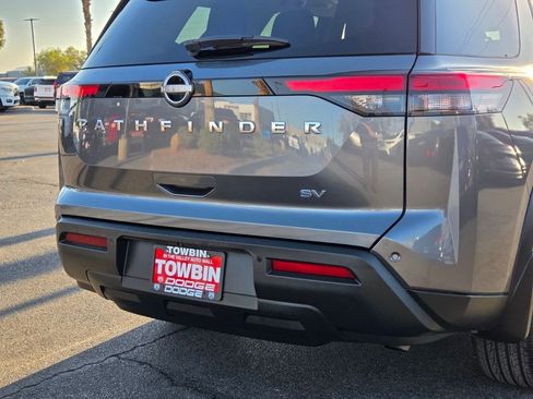 Used 2023 Nissan Pathfinder SV FWD image 5