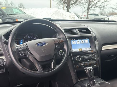 Used 2018 Ford Explorer XLT w/ Equipment Group 201A image 13