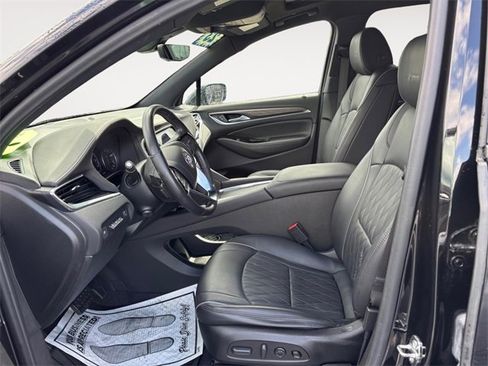 Used 2023 Buick Enclave Avenir w/ Avenir Technology Package image 9
