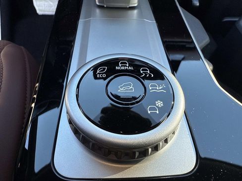 New 2025 Mitsubishi Outlander SEL image 33