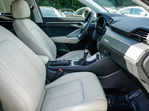 Used 2025 Audi Q3 2.0T Premium w/ Convenience Package image 16