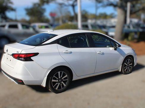 Used 2020 Nissan Versa SV image 6