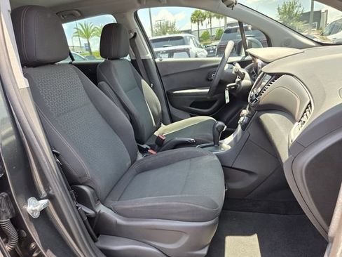 Certified 2020 Chevrolet Trax LS AWD/4WD image 16