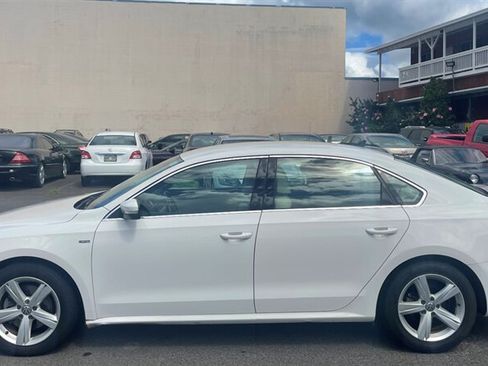 Used 2015 Volkswagen Passat 1.8T Limited Edition FWD image 2